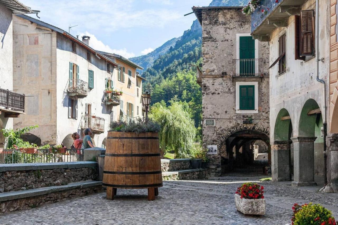 Sunny 1-Bed Apartment In Lovely Mountain Village La Brigue Esterno foto