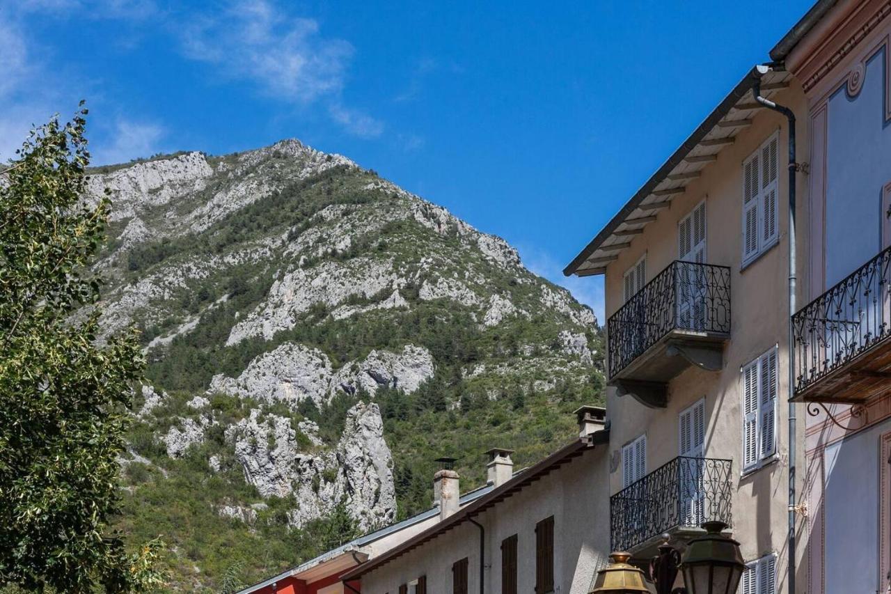 Sunny 1-Bed Apartment In Lovely Mountain Village La Brigue Esterno foto